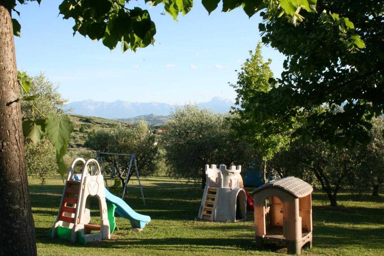Agriturismo Villa Fiore Torano Nuovo ภายนอก รูปภาพ